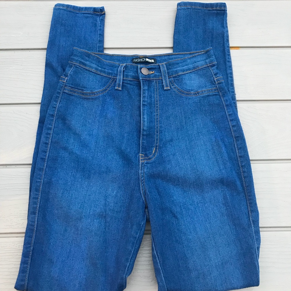 Fashion nova jeans!